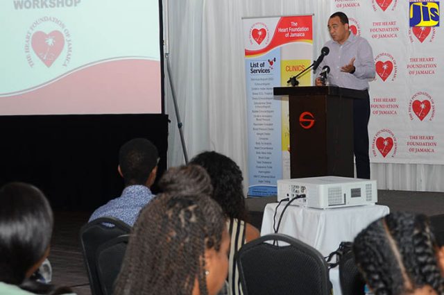 Health Minister Supports Prescreening of Student Athletes